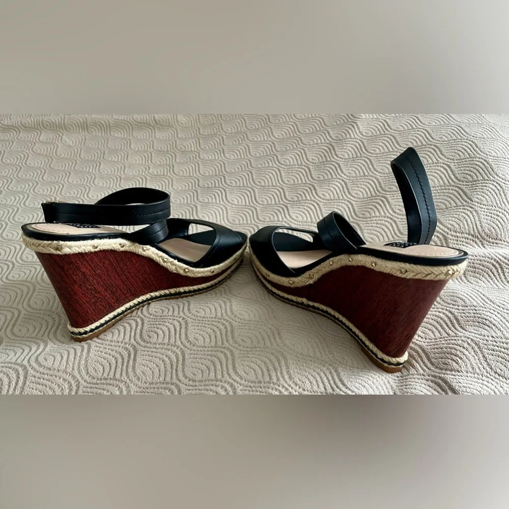 White House Black Market wedge heels in black leather w/ faux wood wedge size 8
